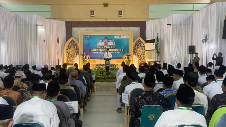 Muktamar Ilmu Pengetahuan III di Pekalongan: Gus Rozin Serukan Kebangkitan Sains‐Teknologi dan Civil Society