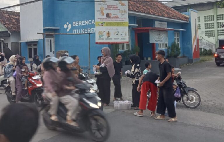 Pagar Nusa Kota Pekalongan Bagikan 650 Takjil di Medono, Perkuat Khidmah dan Kepedulian Sosial
